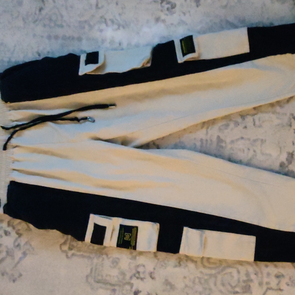 Men size medium cargo style joggers black and khaki